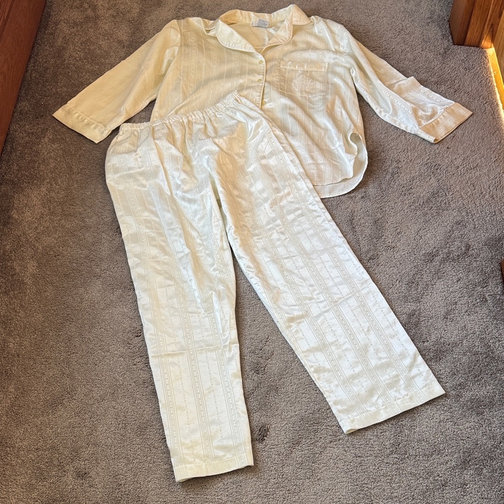 Miss Elaine Classics Ivory Satin Jacquard Pajama Set SIZE M Lounge Sleepwear